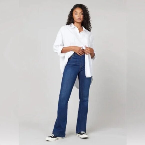 SPANX Pull on Flare Jeans 20327R Midnight Shade Blue Size Large NWT - Picture 1 of 7